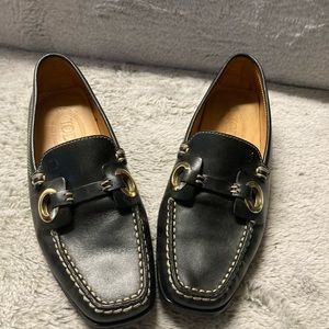 Tods women’s 7.5 black loafer